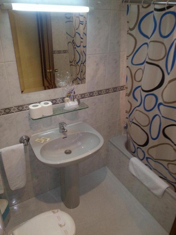 Hostal Ancla Dorada Vigo Extérieur photo